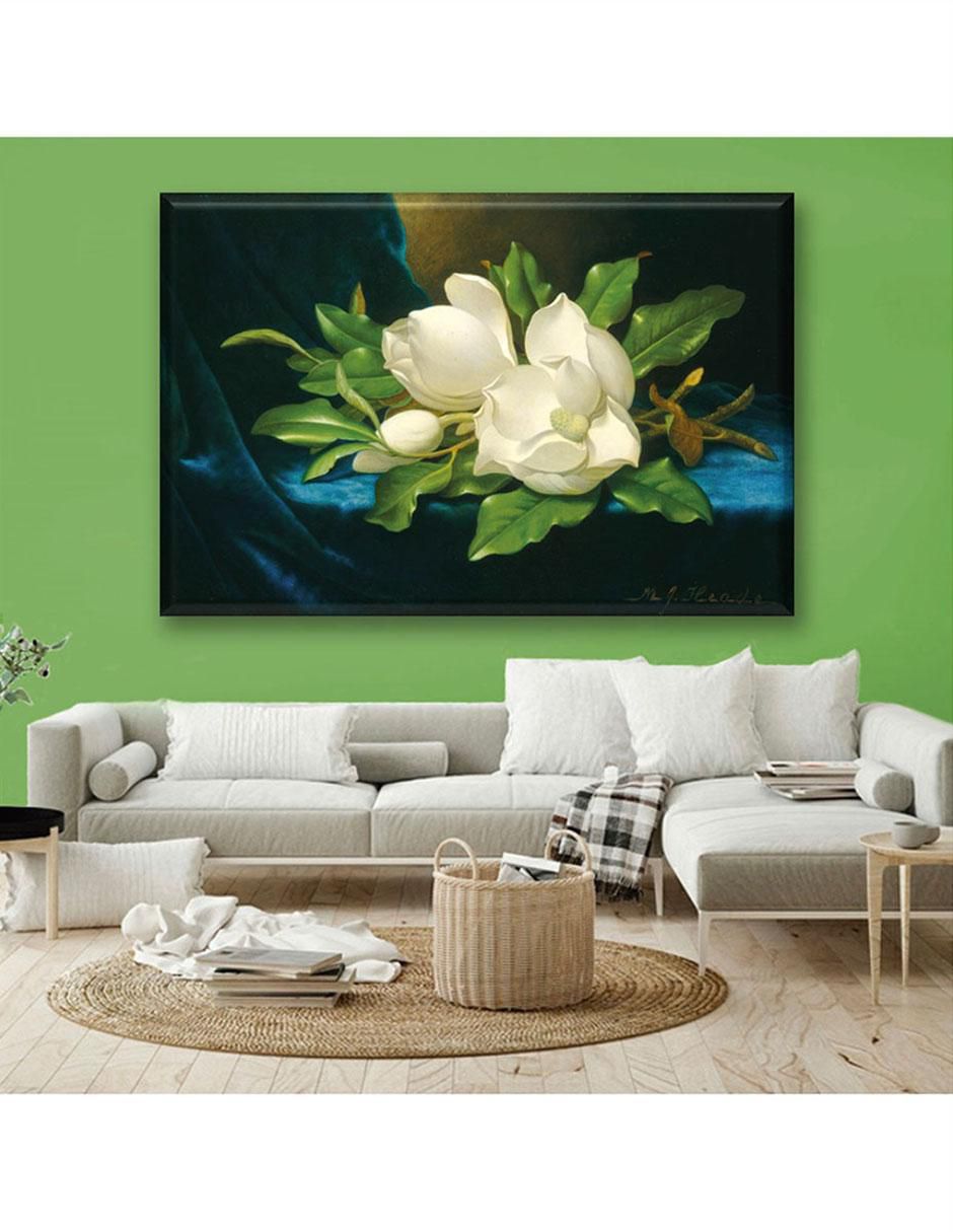 Cuadro decorativo Magnolias gigantes sobre un paño de terciopelo azul 4