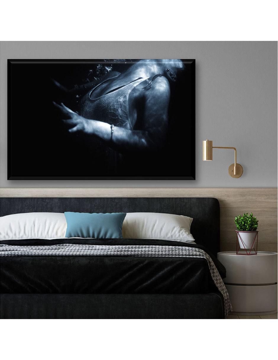 Cuadro decorativo Mujer en el agua 2