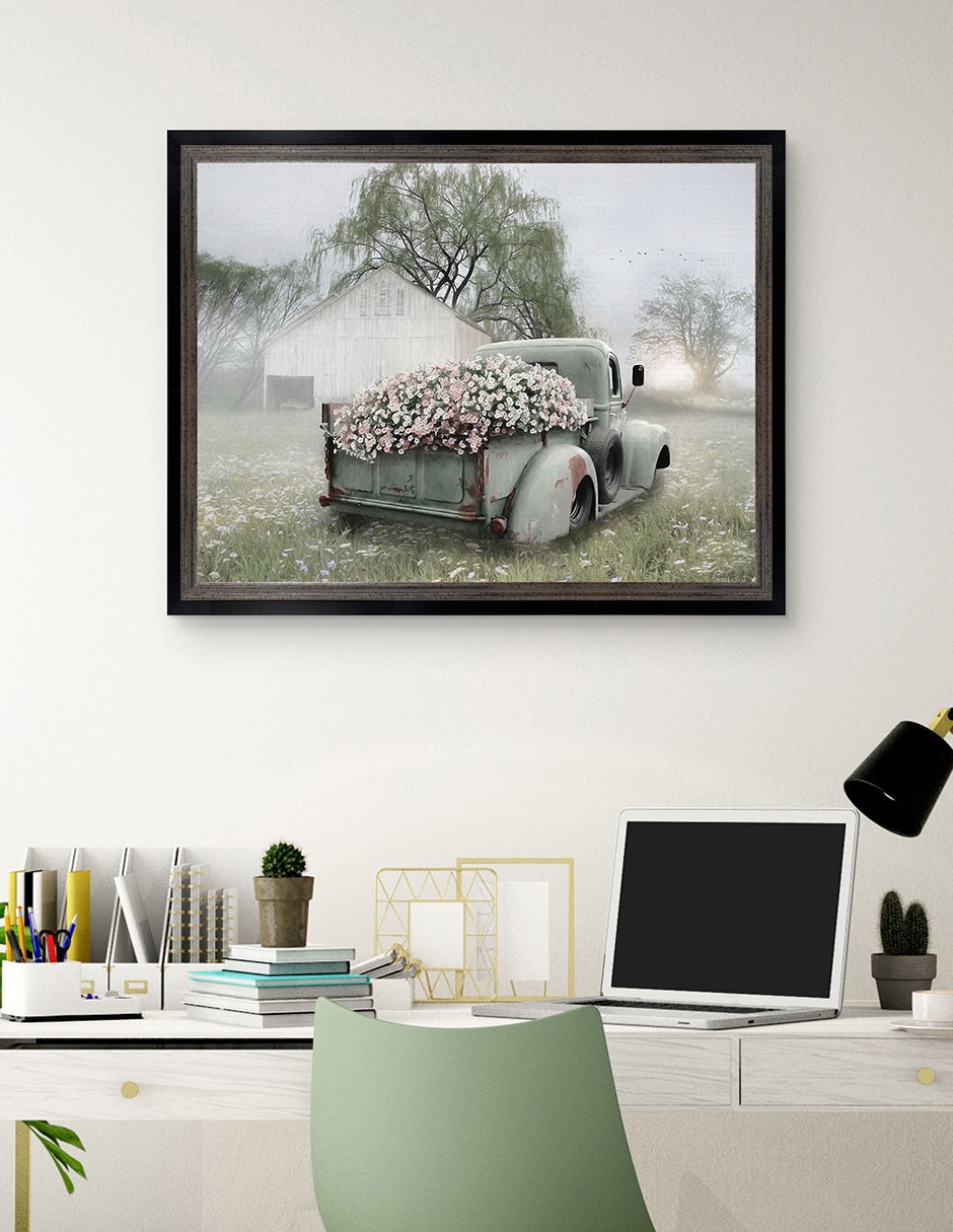Cuadro decorativo Camioneta verde con petunias rosadas de Lori Deiter técnica mixta 3