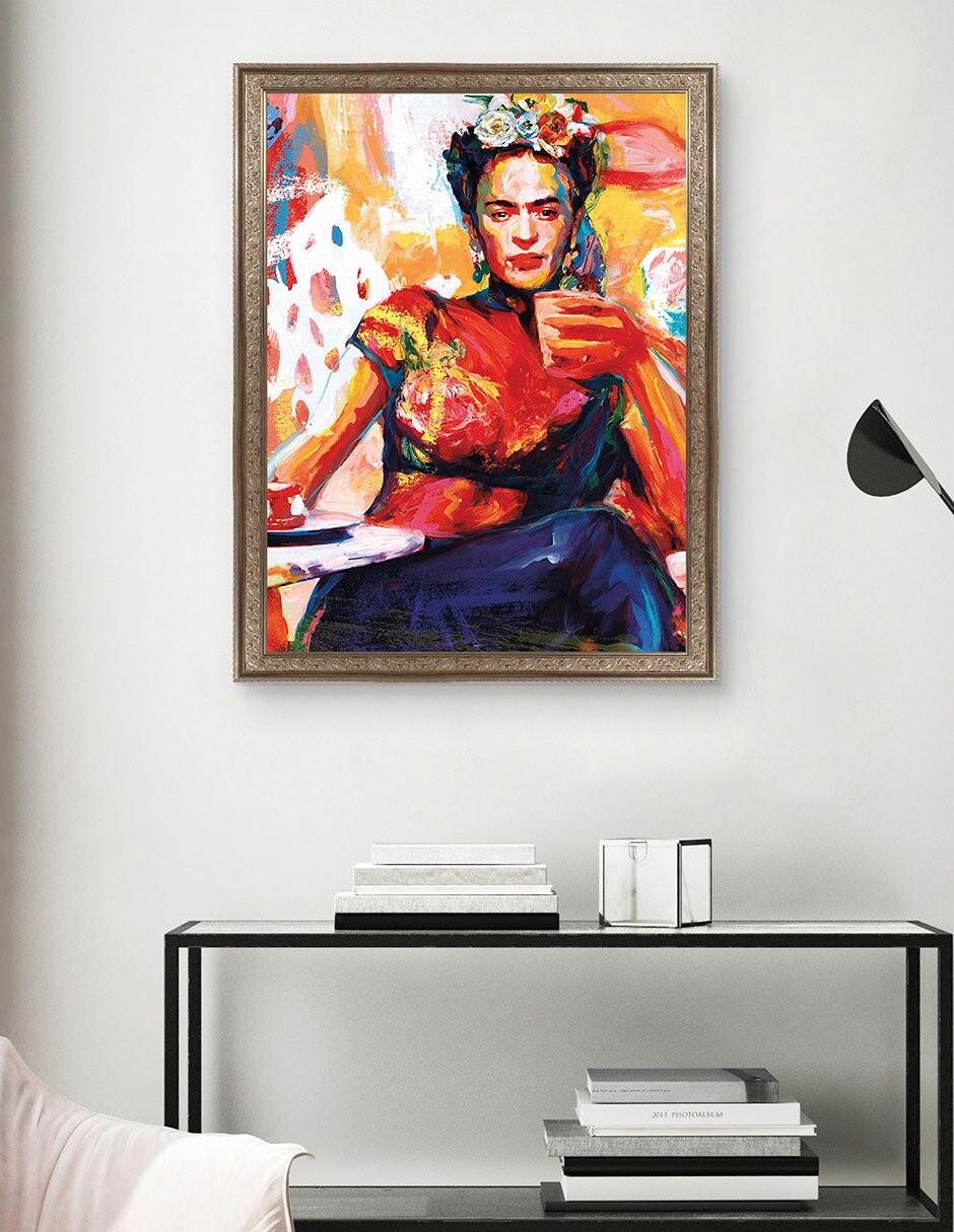 Cuadro decorativo Frida en pausa de café de Willowbrook Fine Art técnica mixta 4